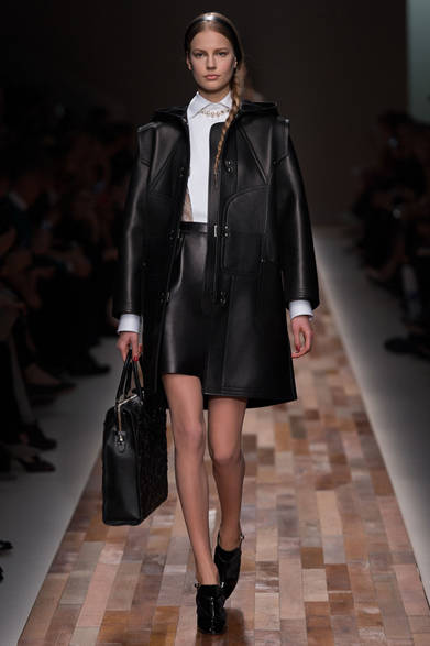 valentino_20 <strong>VALENTINO|ヴァレンティノ</strong> <a href="/article/16845
" class="link12lh15blue">2013年秋冬コレクション</a>