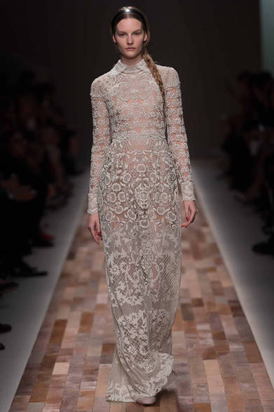valentino_50 <strong>VALENTINO|ヴァレンティノ</strong> <a href="/article/16845
" class="link12lh15blue">2013年秋冬コレクション</a>