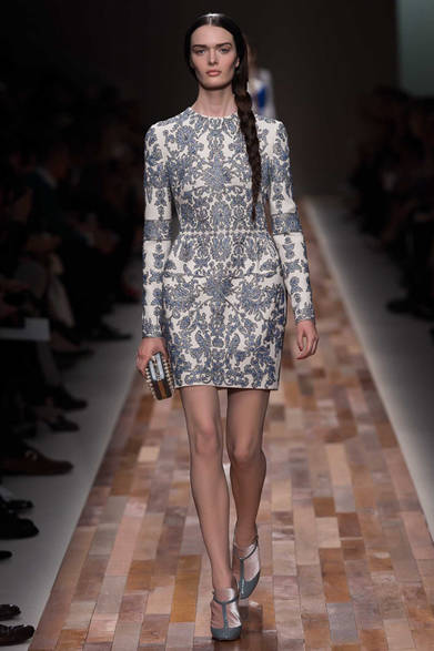 valentino_51 <strong>VALENTINO|ヴァレンティノ</strong> <a href="/article/16845
" class="link12lh15blue">2013年秋冬コレクション</a>
