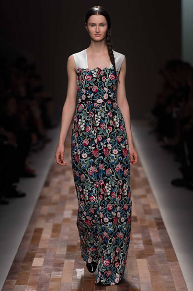 valentino_62 <strong>VALENTINO|ヴァレンティノ</strong> <a href="/article/16845
" class="link12lh15blue">2013年秋冬コレクション</a>