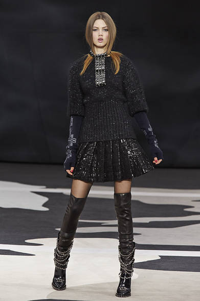 chanel_58 <a href="" class="link12lh15blue"><strong>CHANEL|シャネル</strong></a> <a href="/article/16845" class="link12lh15blue">2013年秋冬コレクション</a> ©CHANEL