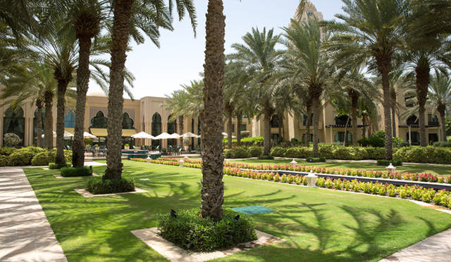 dubai_665_58 ここは子どもの声が聞こえない大人の空間
