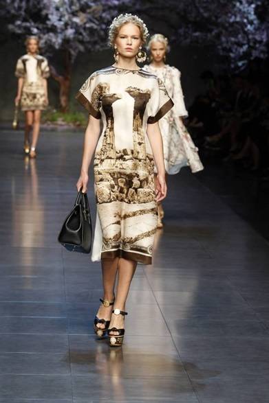 01 <strong>DOLCE & GABBANA|ドルチェ&ガッバーナ</strong> <a href="/article/19401" class="link12lh15blue">2014年春夏コレクション</a>
