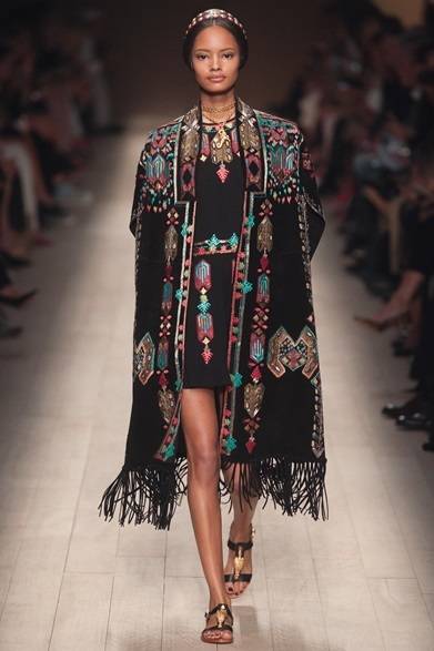 01 <strong>VALENTINO|ヴァレンティノ</strong> <a href="/article/19401" class="link12lh15blue">2014年春夏コレクション</a>