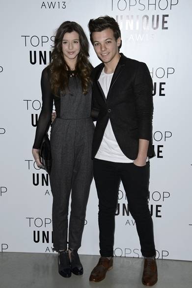 24 <strong>LOUIS TOMLINSON & ELEANOR CALDER|ルイ・トムリンソン&エレノア・カルダー</strong><br /><br />
トップショップ ユニーク コレクションの会場にてワン・ダイレクションのルイ・トムリンソンと彼女のエレノア・カルダー。