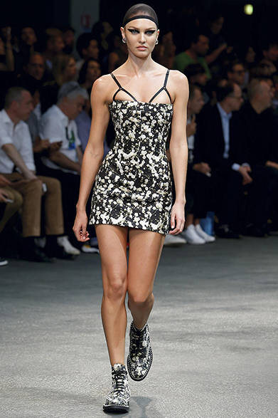 givenchy_by_riccardo_tisci_162 <a href="/article/23622" class="link12lh15blue">2015