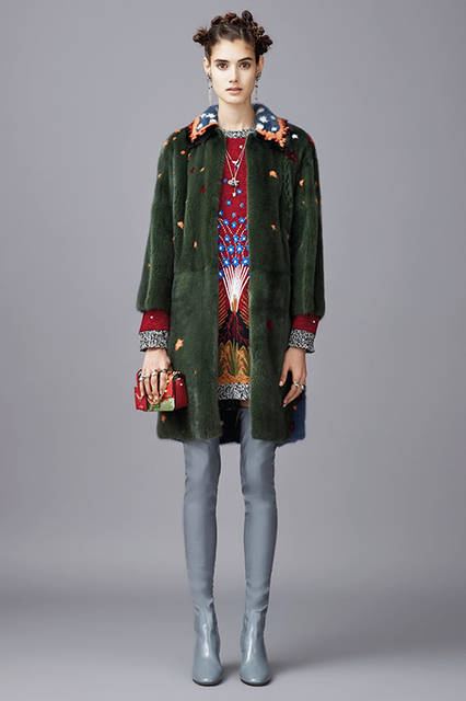 VOGUE-RUNWAY_VAL_FALL16_23