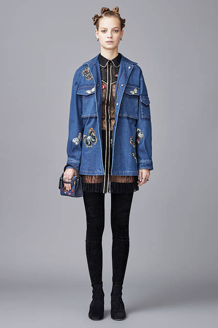 VOGUE-RUNWAY_VAL_FALL16_24