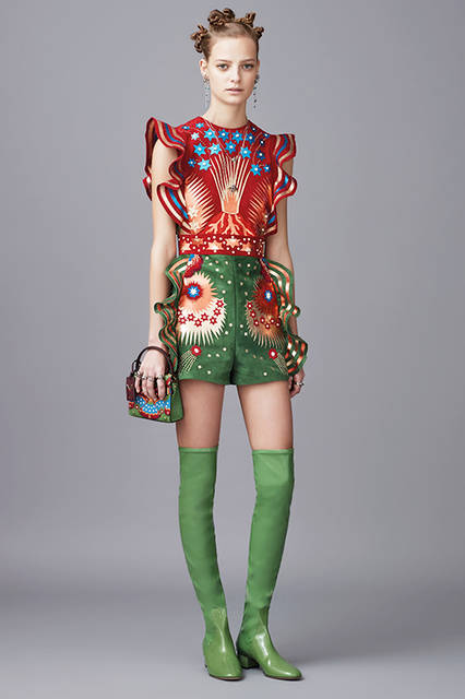 VOGUE-RUNWAY_VAL_FALL16_32