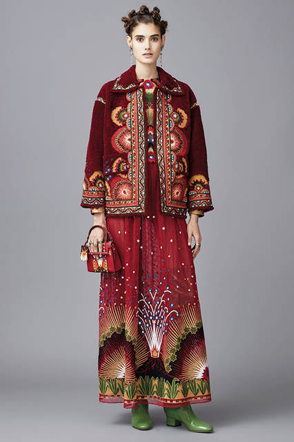 VOGUE-RUNWAY_VAL_FALL16_33