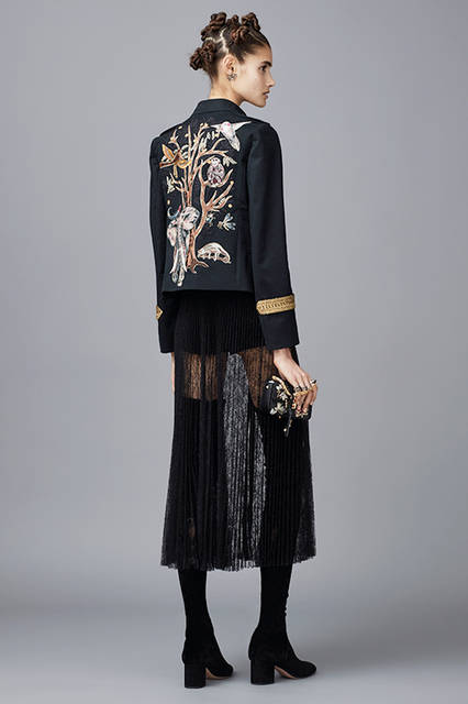 VOGUE-RUNWAY_VAL_FALL16_41