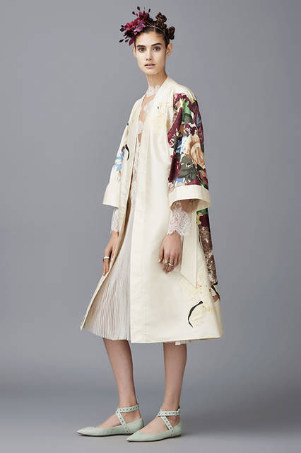 VOGUE-RUNWAY_VAL_FALL16_44