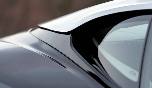 021_Aston-Martin-DB11-Embargo