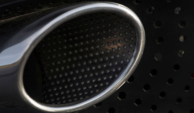 029_Aston-Martin-DB11-Embargo