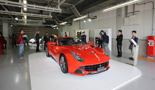 フェラーリの極東エリア責任者にインタビュー｜Ferrari ギャラリー - Web Magazine OPENERS(ウェブマガジン オウプナーズ)