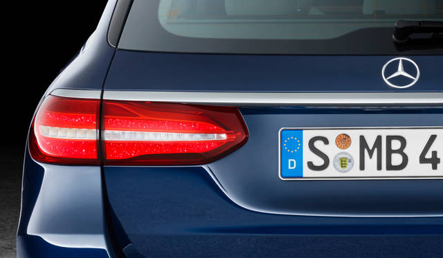 mercedes-benz-e-stationwagon_045