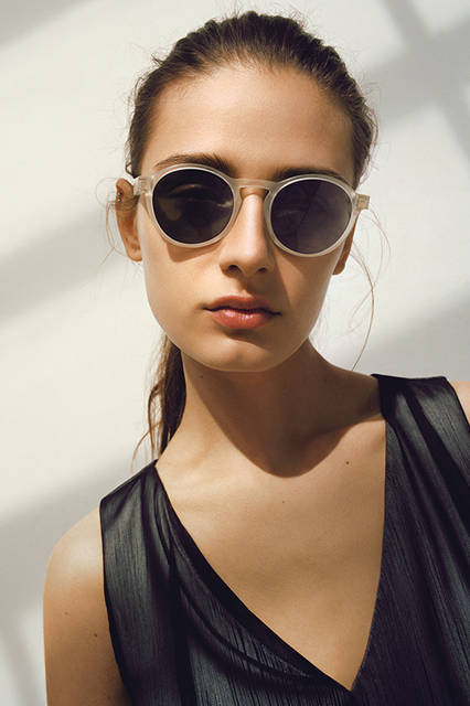 メゾン マルジェラ + マイキータ、コラボモデルの新作を公開|MYKITA + Maison Margiela ギャラリー Web