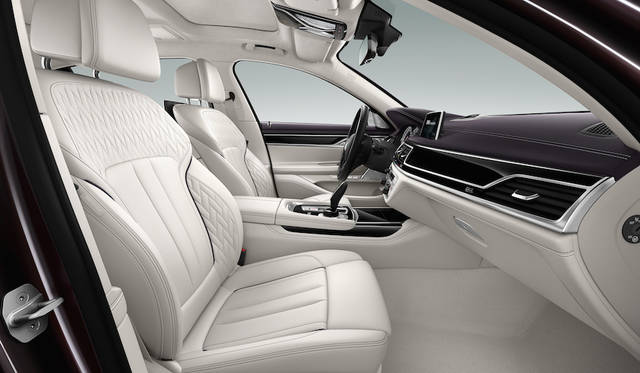 BMW M760Li V12 Excellence|ビー・エム・ダブリュー M760Li V12 エクセレンス 011