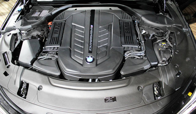BMW M760Li xDrive|ビー・エム・ダブリュー M760Li xDrive 006