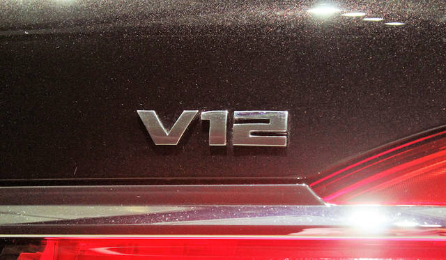 BMW M760Li xDrive|ビー・エム・ダブリュー M760Li xDrive 010