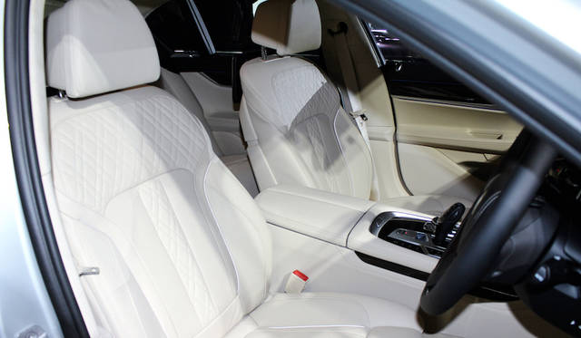 BMW 740e iPerformance|ビー・エム・ダブリュー 740i iパフォーマンス 012