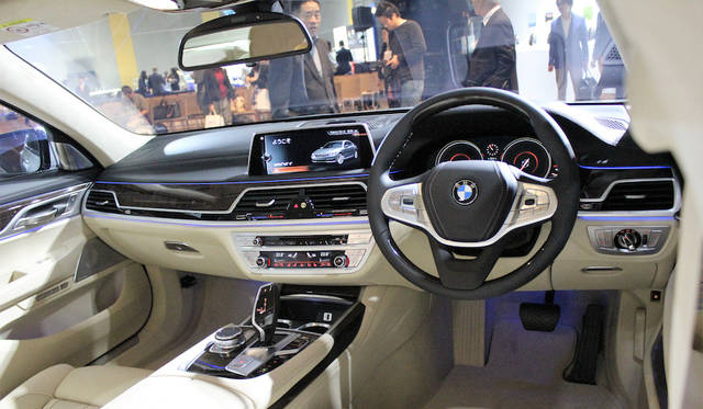 BMW 740e iPerformance|ビー・エム・ダブリュー 740i iパフォーマンス 015
