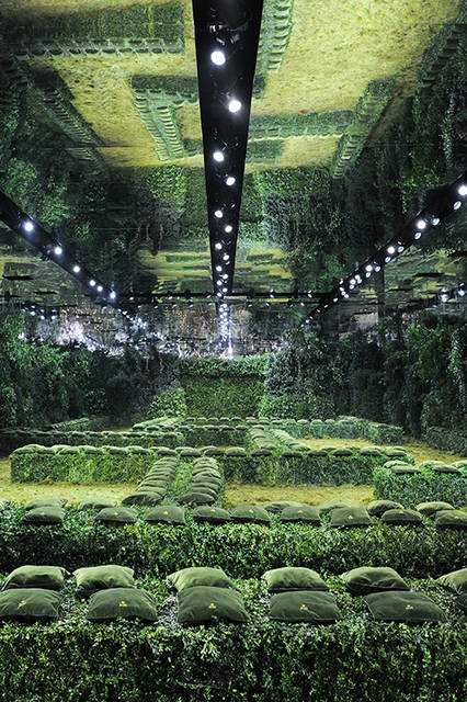 DIOR_HC_SS17_SCENOGRAPHY-9-©-Adrien-Dirand