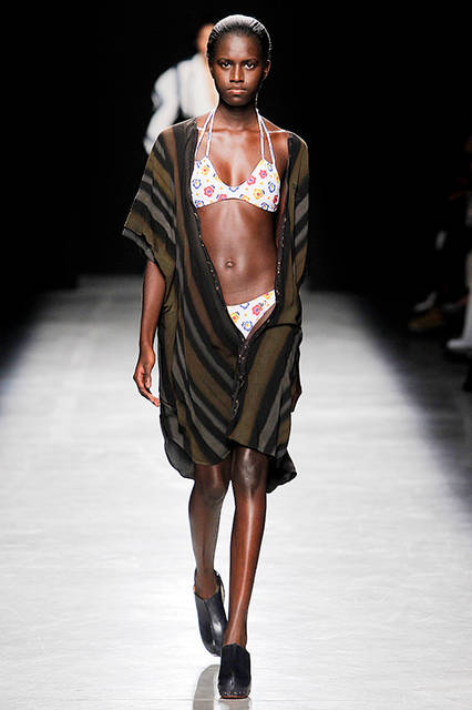 AK-VW_SS17_FOH_HiRes_013