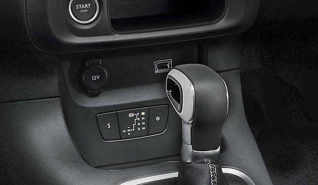 Citroen C3|シトロエン C3 030 トランスミッションは全車6段ATの6EAT