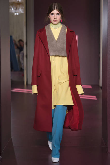 Valentino|ヴァレンティノ 02 <strong><a href="/brand/valentino">VALENTINO|ヴァレンティノ</a></strong><br><br><a class="link_underline" href="/gallery/1553523">2017-18秋冬オートクチュールコレクション</a><br><br> Valentino