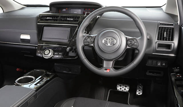 トヨタ GR|Toyota GR047 PRIUS α GR SPORT