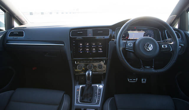 Volkswagen Golf R Variant|フォルクスワーゲン ゴルフR ヴァリアント046