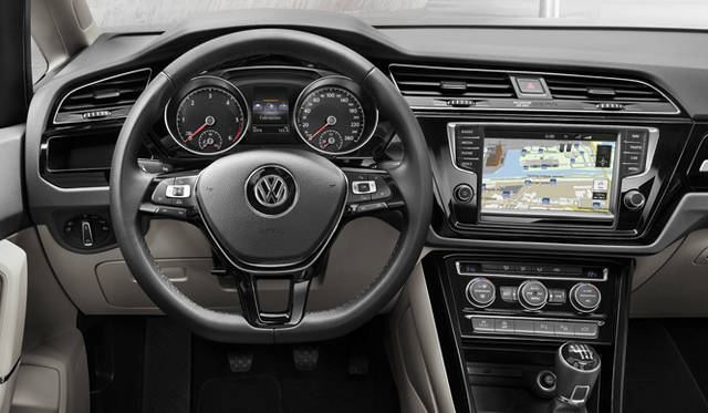 Volkswagen Touran|フォルクスワーゲン トゥーラン 16
