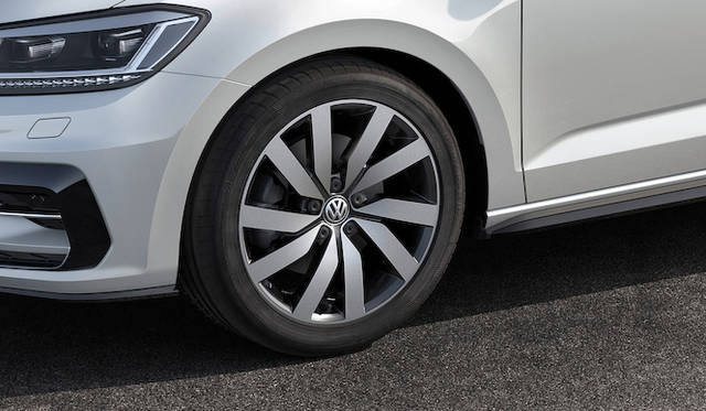 Volkswagen Touran R-Line|フォルクスワーゲン トゥーラン Rライン 020