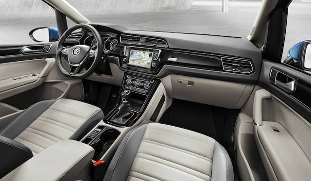 Volkswagen Touran|フォルクスワーゲン トゥーラン 031