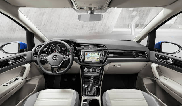 Volkswagen Touran|フォルクスワーゲン トゥーラン 032