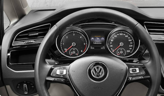 Volkswagen Touran|フォルクスワーゲン トゥーラン 036