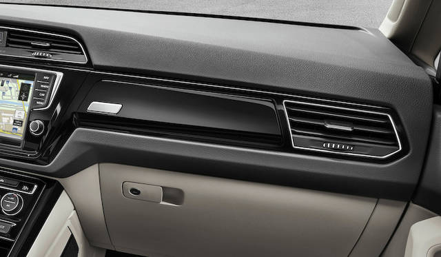 Volkswagen Touran|フォルクスワーゲン トゥーラン 039