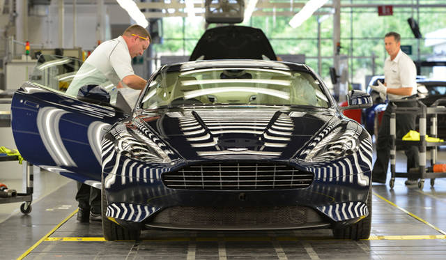 Q by Aston Martin & Aston Martin Works|Q バイ アストンマーティン & アストンマーティン ワークス アストンマーティンのファクトリー内部