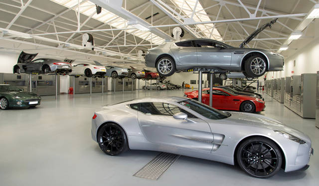 Q by Aston Martin & Aston Martin Works|Q バイ アストンマーティン & アストンマーティン ワークス