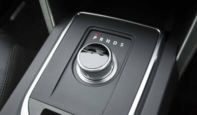 16 Land Rover Discovery Sport|ランドローバー ディスカバリー スポーツ