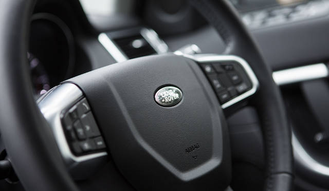12_Land_Rover_Discovery_Sport