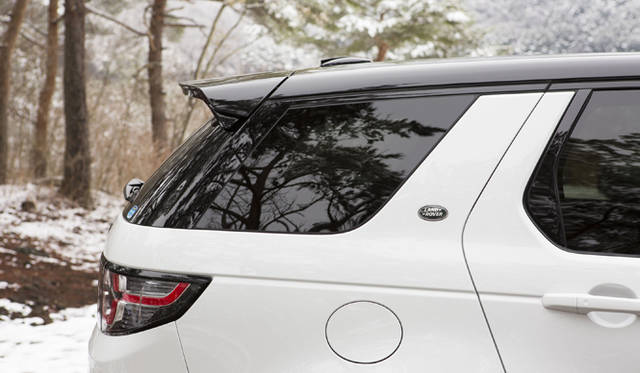 24_Land_Rover_Discovery_Sport