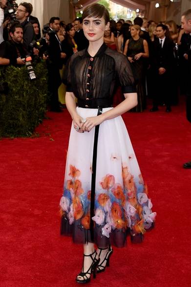 "China: Through The Looking Glass" Costume Institute Benefit Gala - Arrivals アンサンブル&ジュエリー:シャネル
<br />© CHANEL