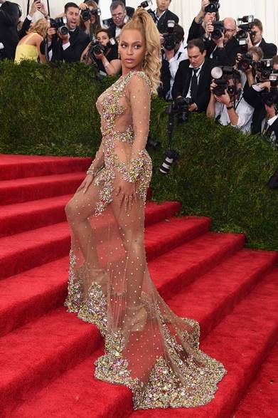 "China: Through The Looking Glass" Costume Institute Benefit Gala ドレス:ジバンシィ バイ リカルド ティッシ