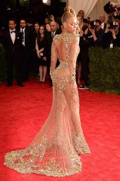 "China: Through The Looking Glass" Costume Institute Benefit Gala ドレス:ジバンシィ バイ リカルド ティッシ