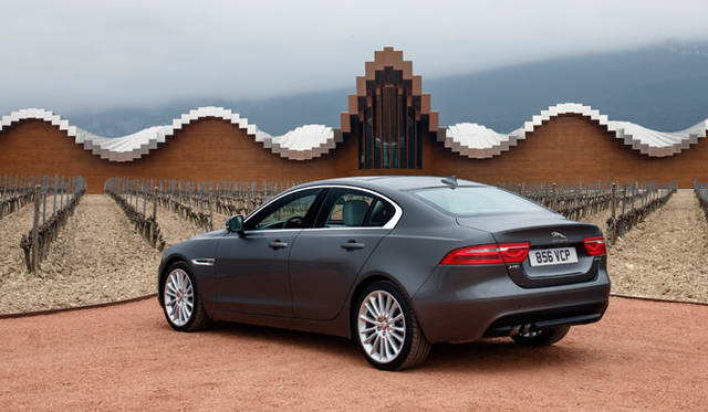 Jaguar XE|ジャガー XE Jaguar XE Portfolio|ジャガー XE ポートフォリオ