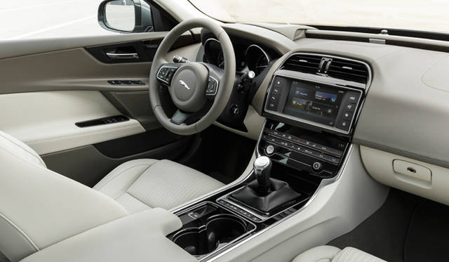Jaguar XE|ジャガー XE Jaguar XE Portfolio|ジャガー XE ポートフォリオ