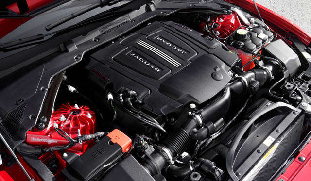 Jaguar_XE_IRR_V6S_178