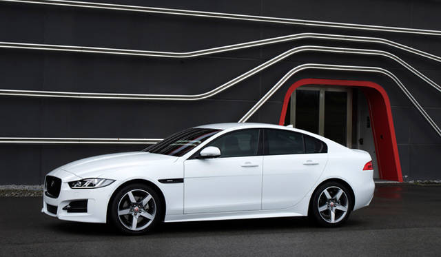 00302_jaguar_xe_180ps_diesel_r-sport Jaguar XE R-Sport|ジャガー XE R-スポーツ